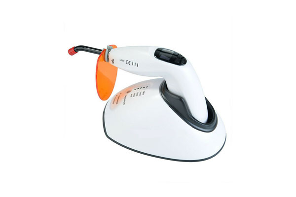 ظاهر لایت کیور WOODPECKER LED F ظاهر لایت کیور WOODPECKER LED F